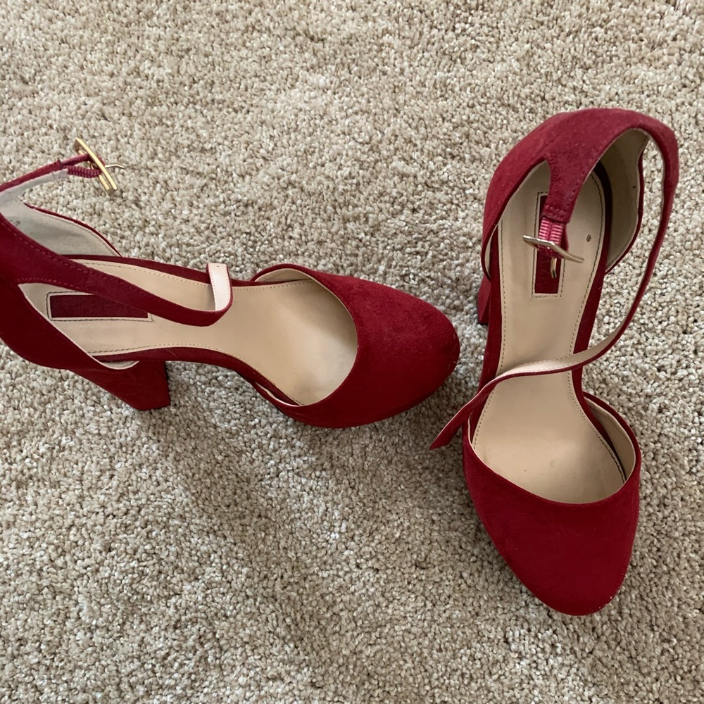 Red heels - Picture 3 of 3